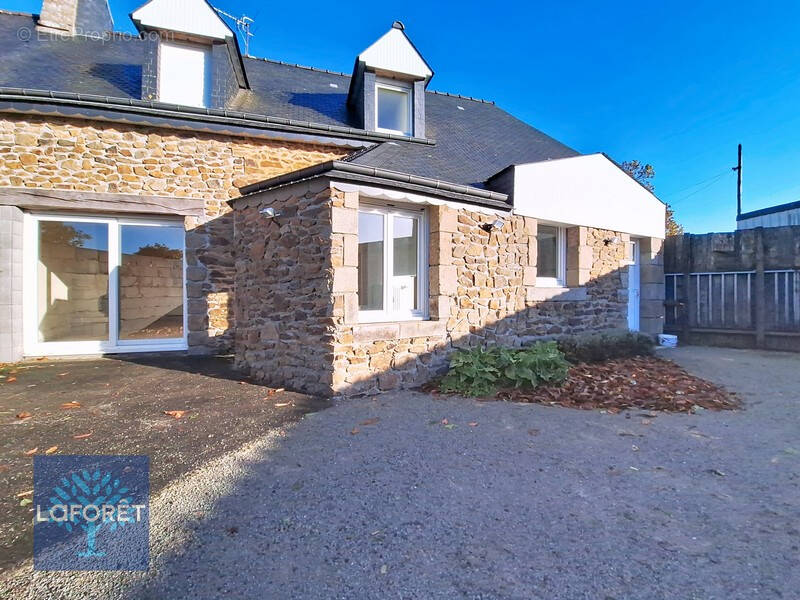 Maison à LOUVIGNE-DU-DESERT