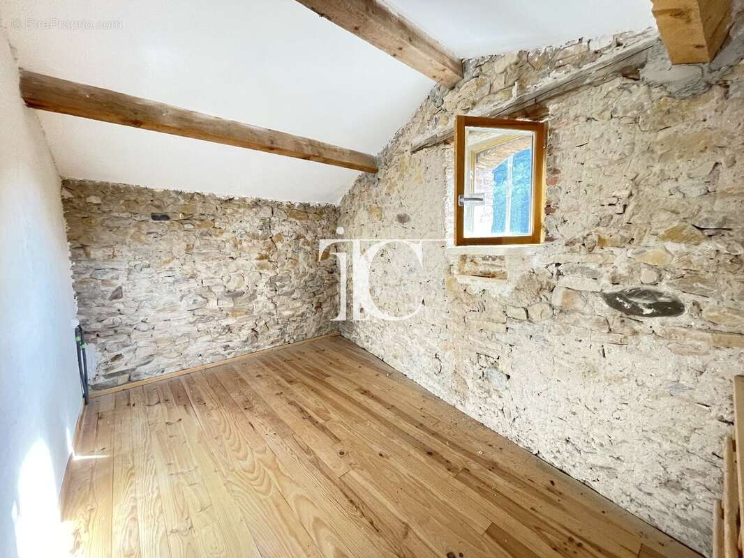 Maison à SALAVAS
