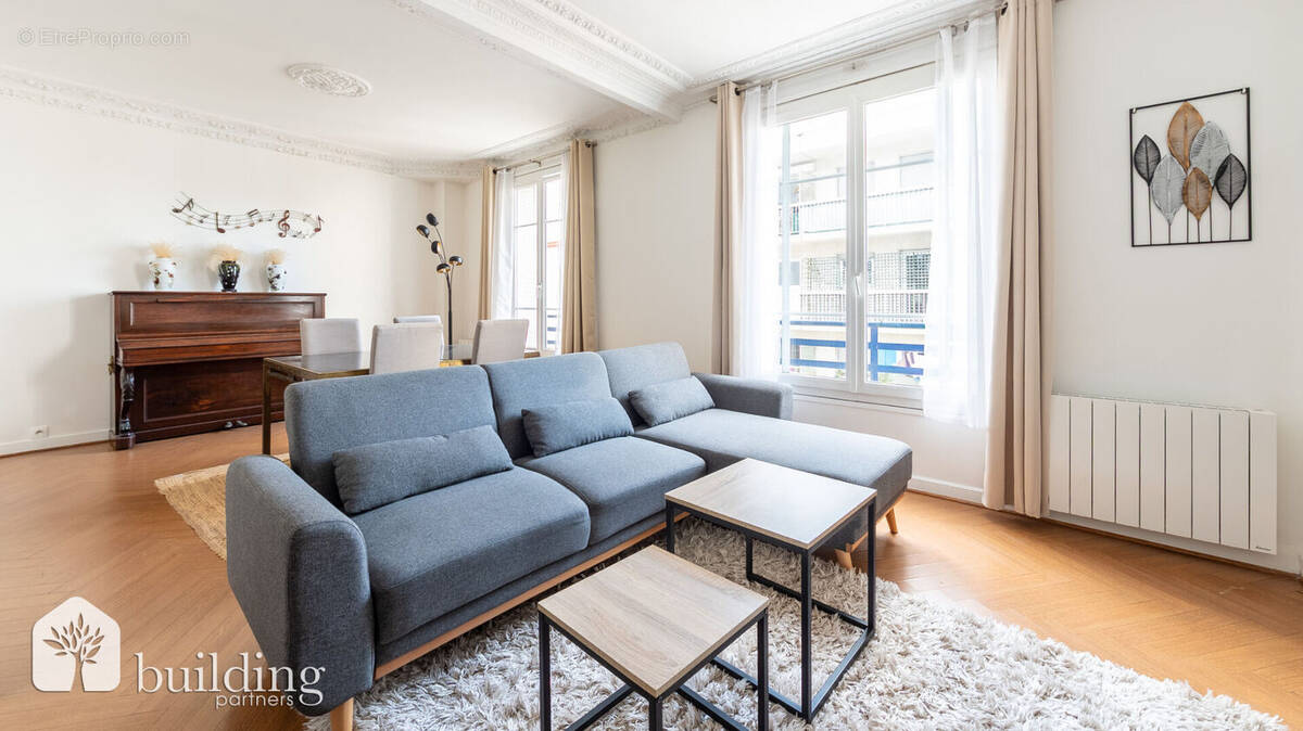 Appartement à COURBEVOIE