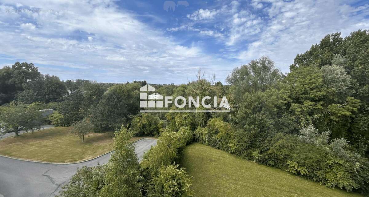 Proche Centre ville, à quelques minutes à pied T2 spacieux avec balcon et vue dégagée - photo 2