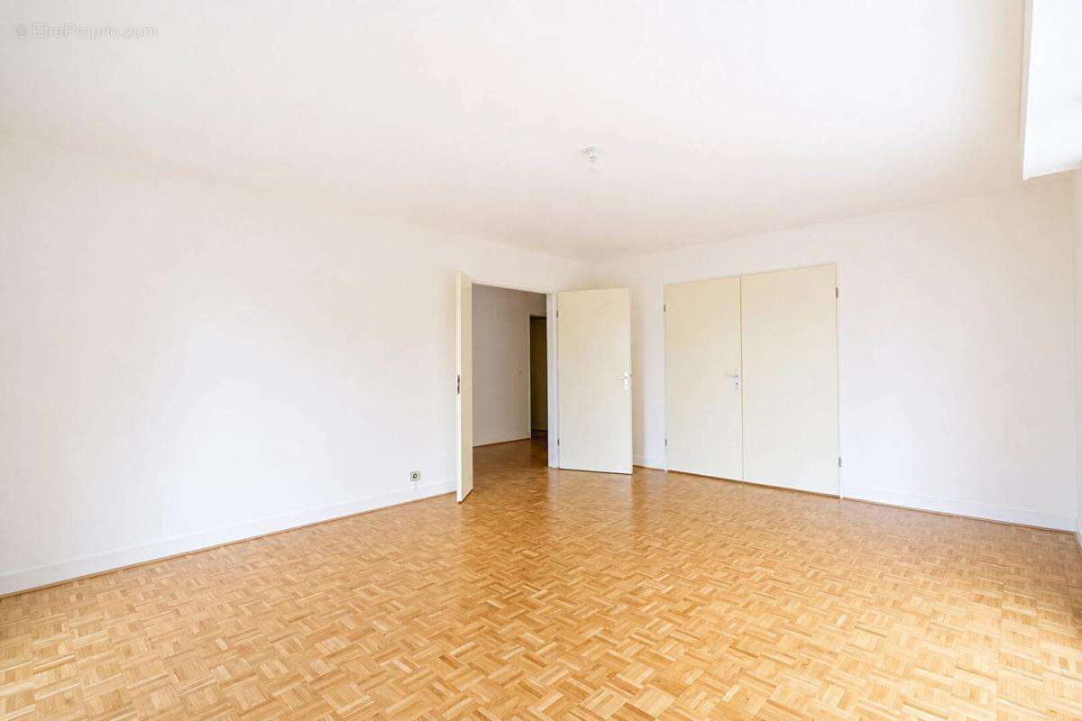 Appartement à LA GARENNE-COLOMBES