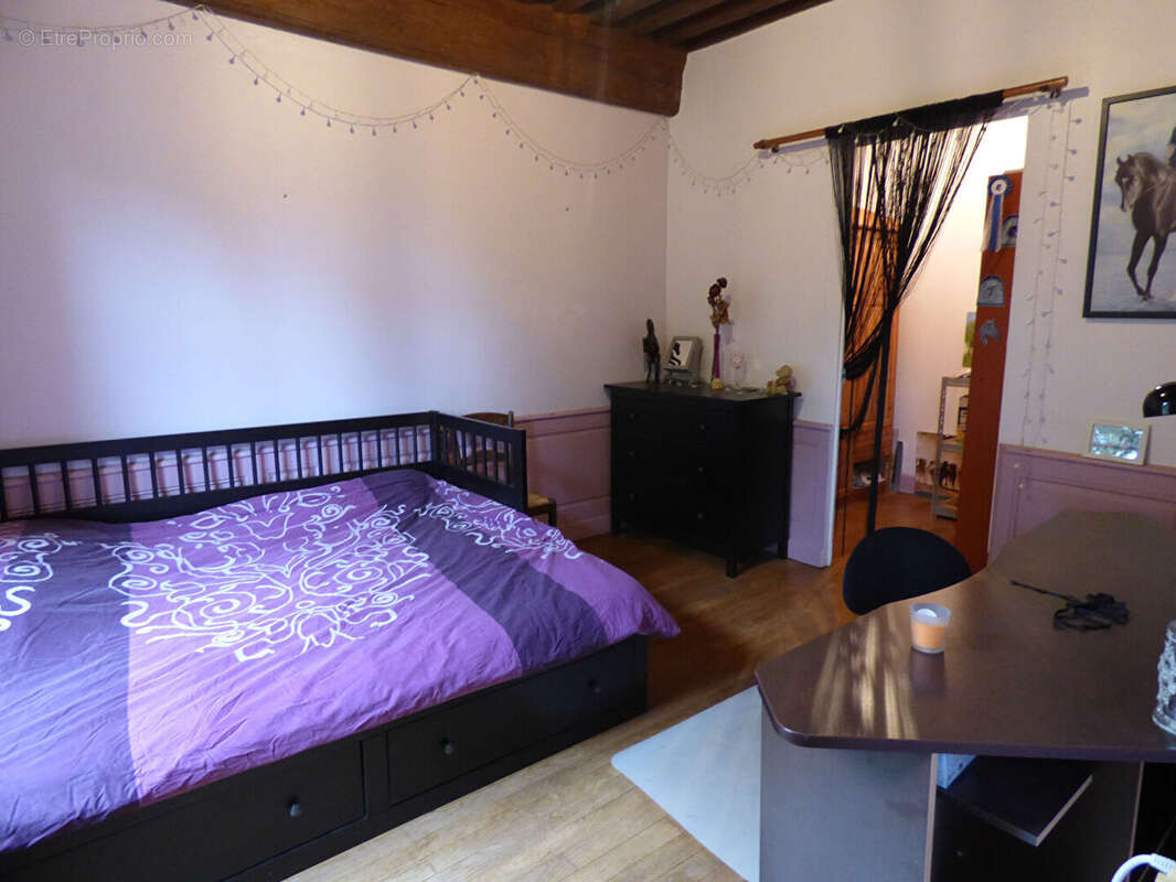 Maison à SAINT-TRIVIER-DE-COURTES