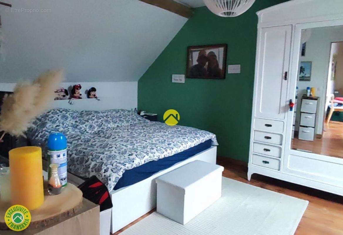 Maison à DUN-SUR-AURON