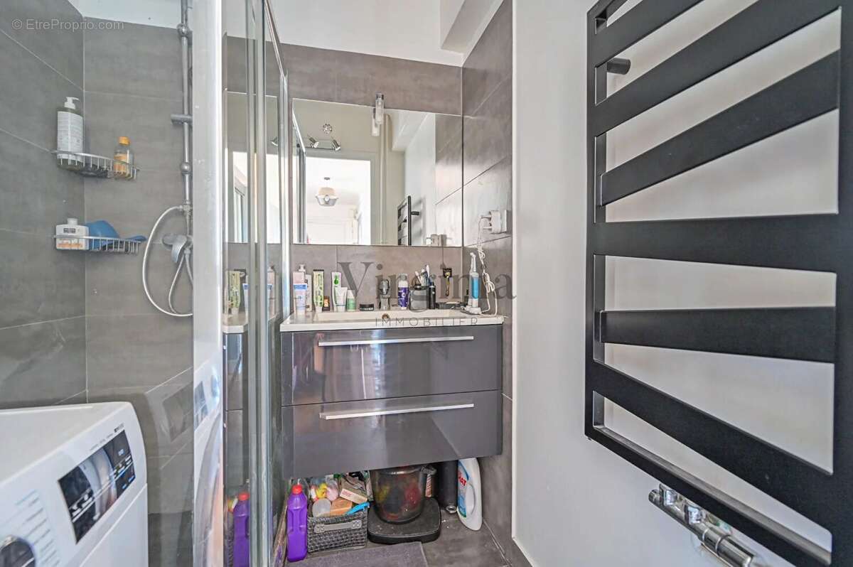 Appartement à CHARENTON-LE-PONT