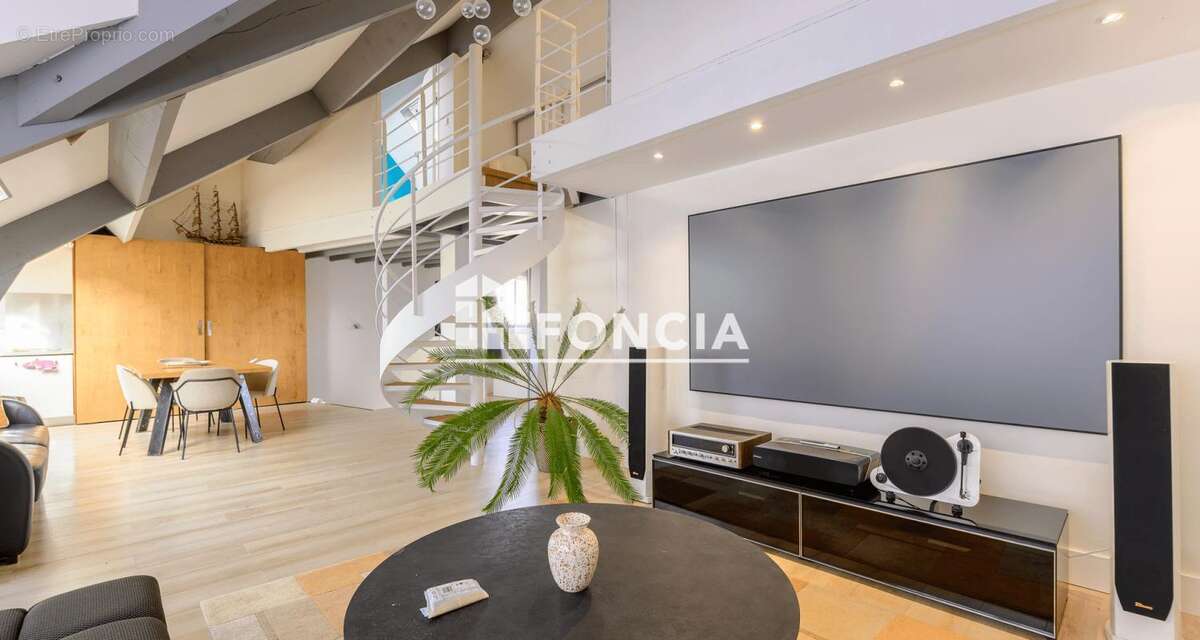 Pontault Combault Duplex esprit Loft en cœur de ville, petite copropriété, calme absolu - photo 3