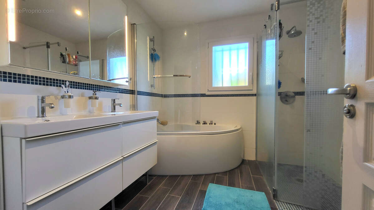 Maison à SAINT-ANDRE-DE-CUBZAC