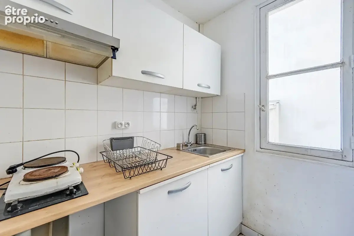 Paris 18ème - Rue Ordener - T2 de 38 m² à fort potentiel - photo 3