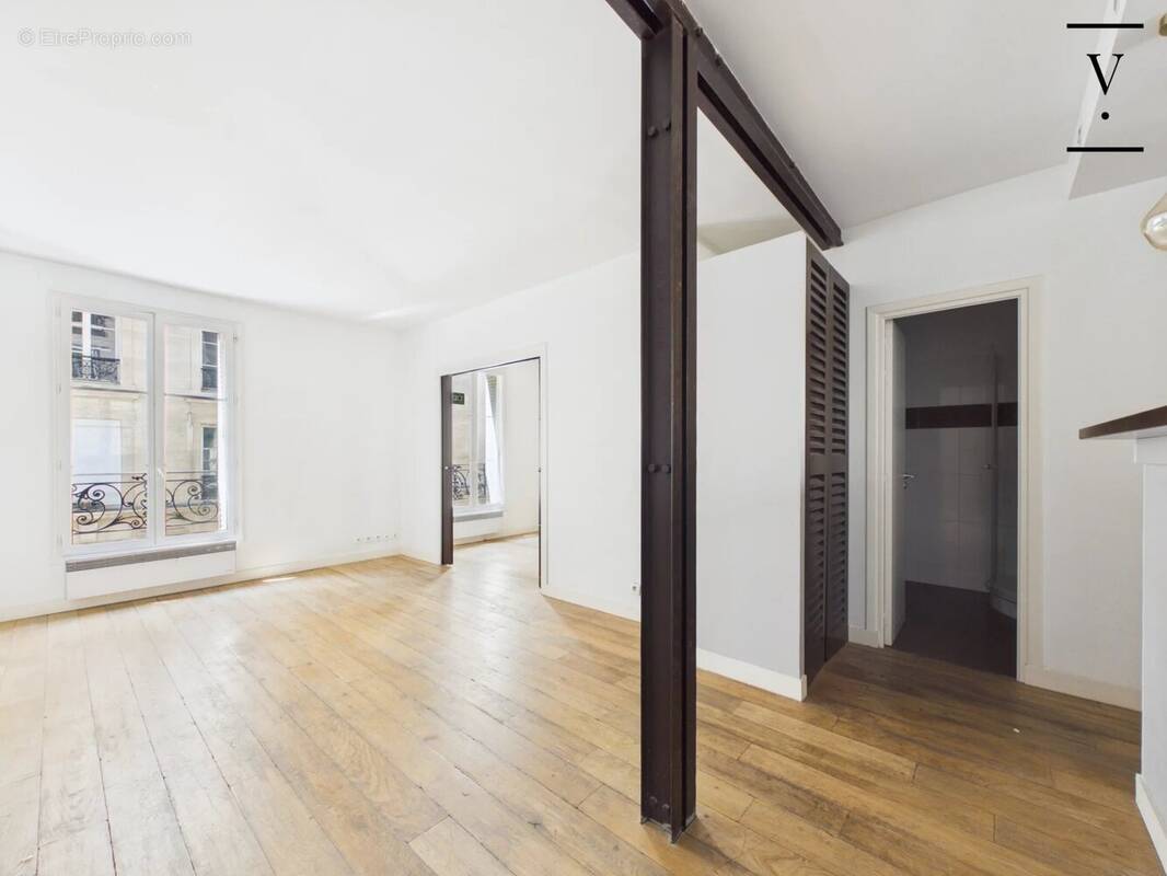 Appartement à PARIS-7E