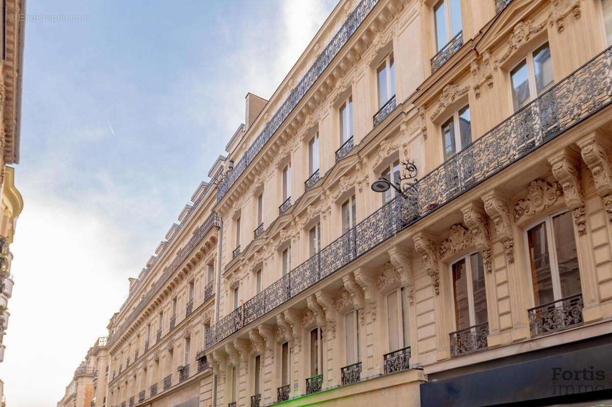 Paris 8 - triangle d'or - 3 pieces, dernier étage, ascenseur - photo 25