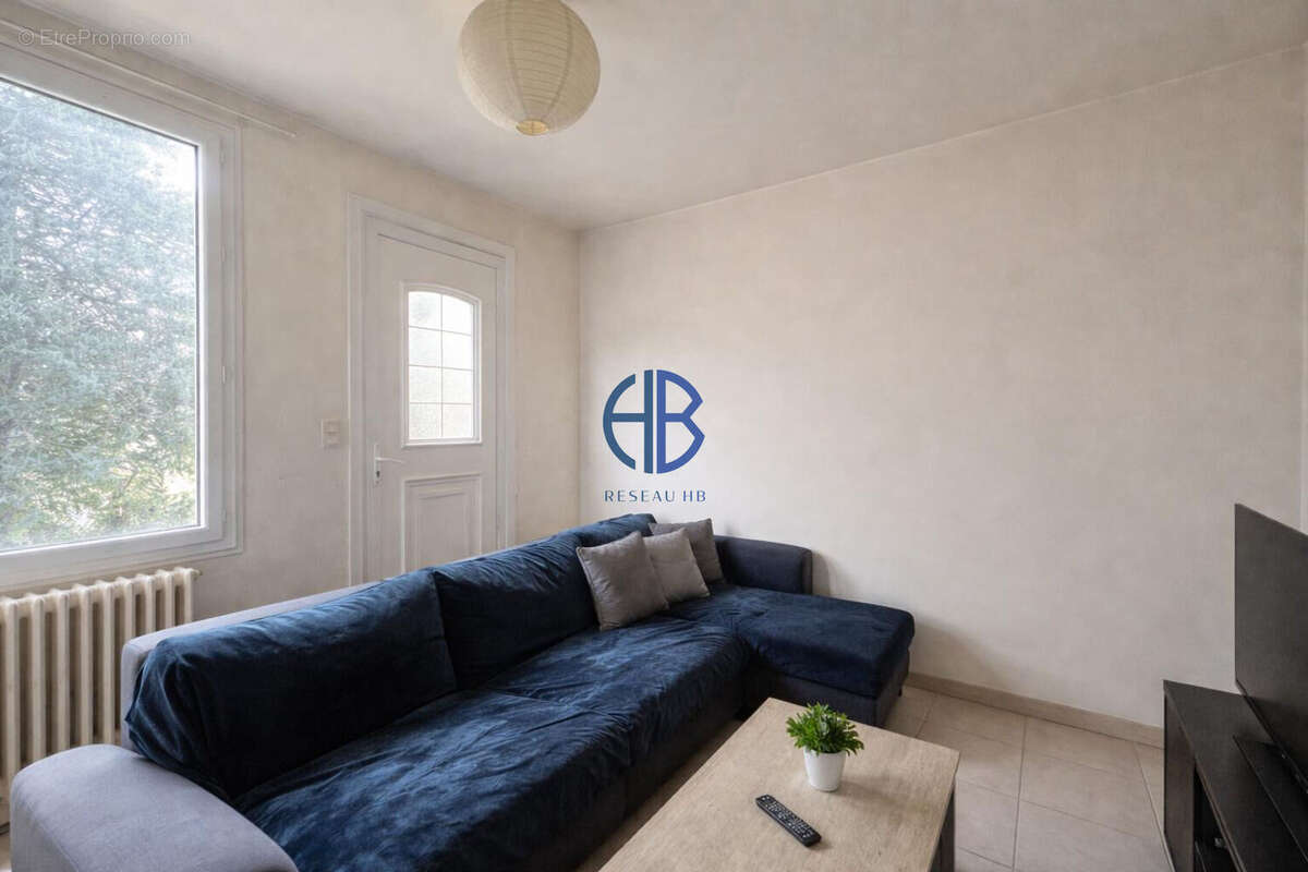 Appartement à LA TOUR-DU-PIN