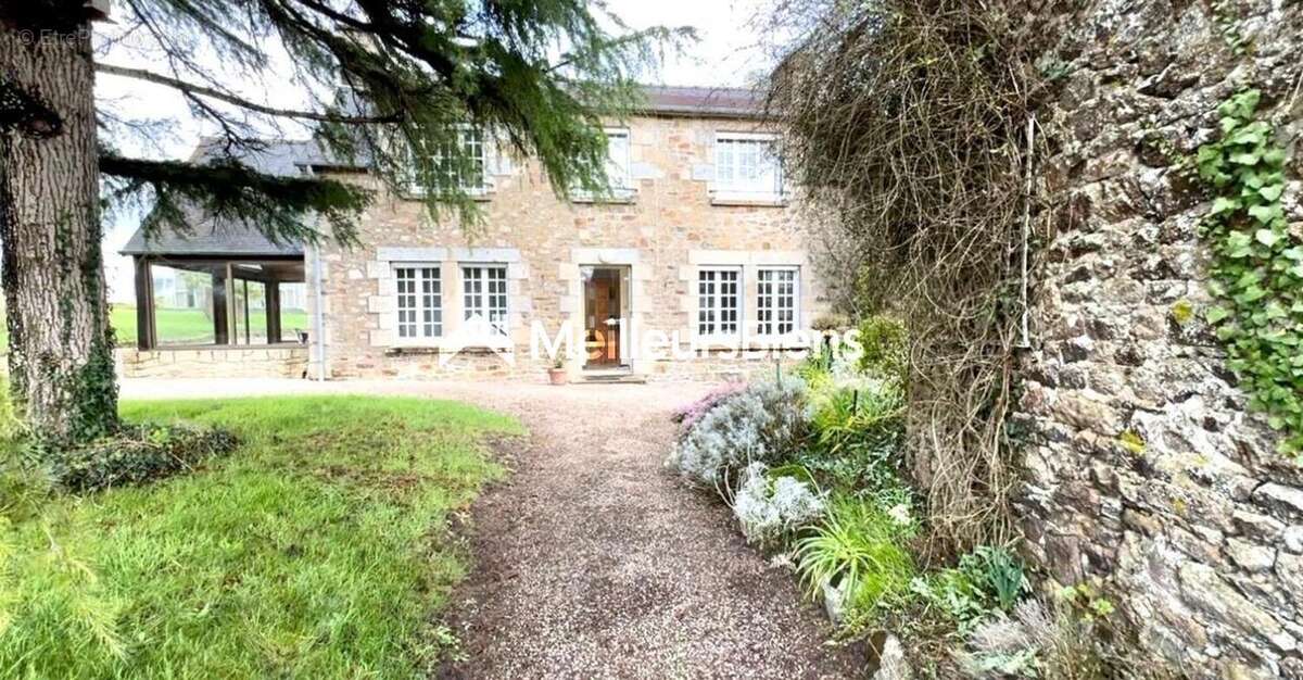 Maison à PLOUAGAT
