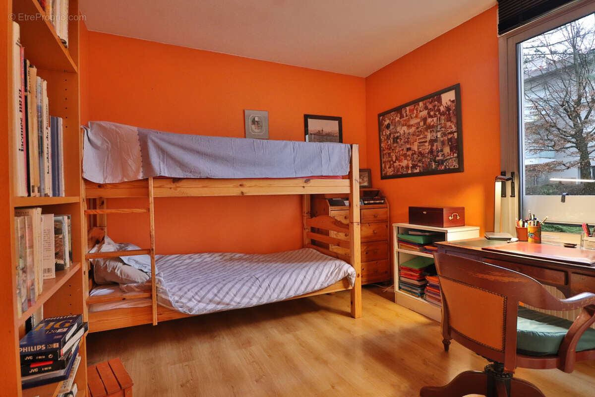 Appartement à CHARBONNIERES-LES-BAINS