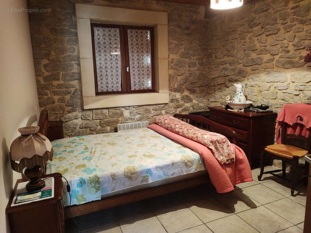 Maison à AZILLE