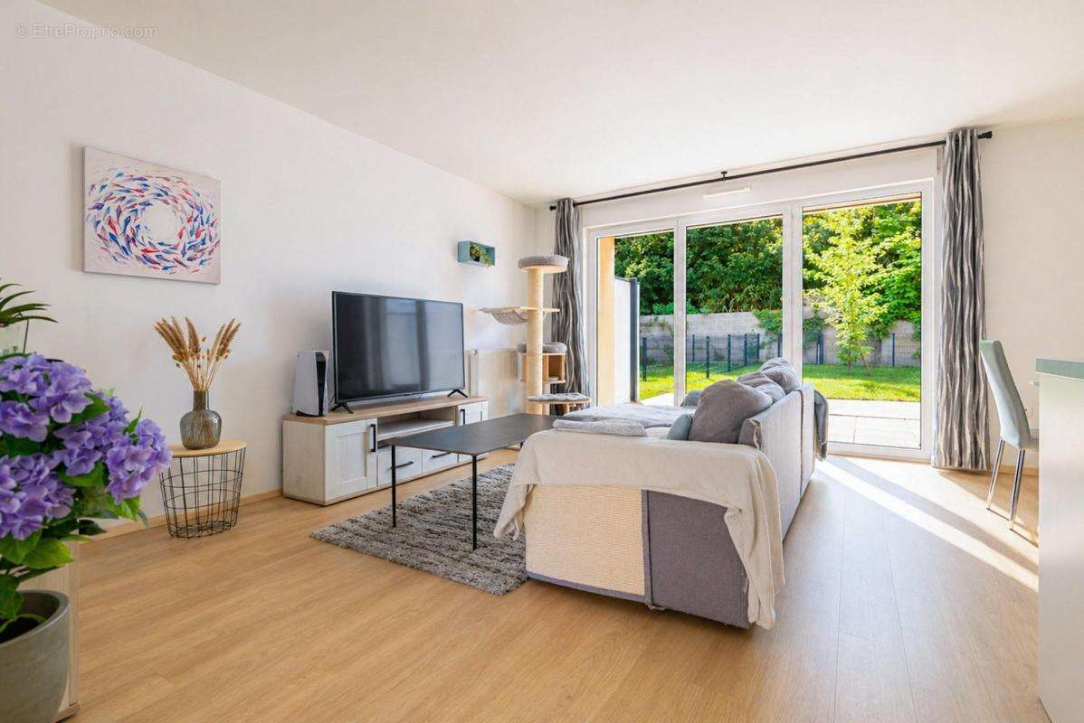 Appartement à COULAINES