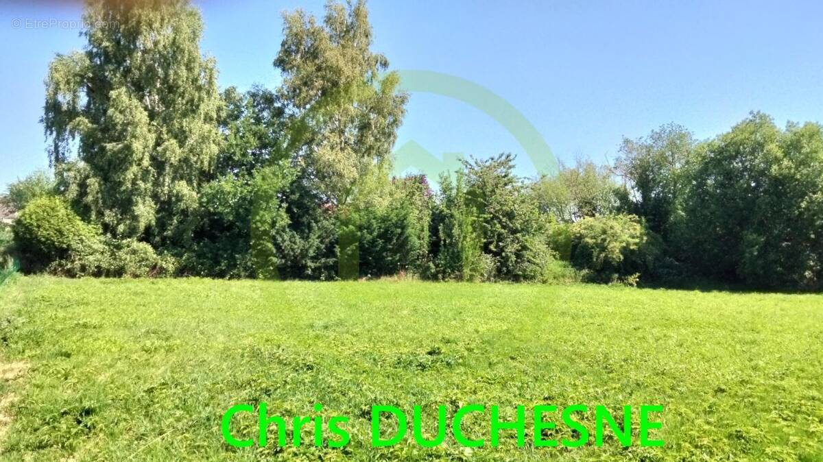 Terrain à BUSIGNY