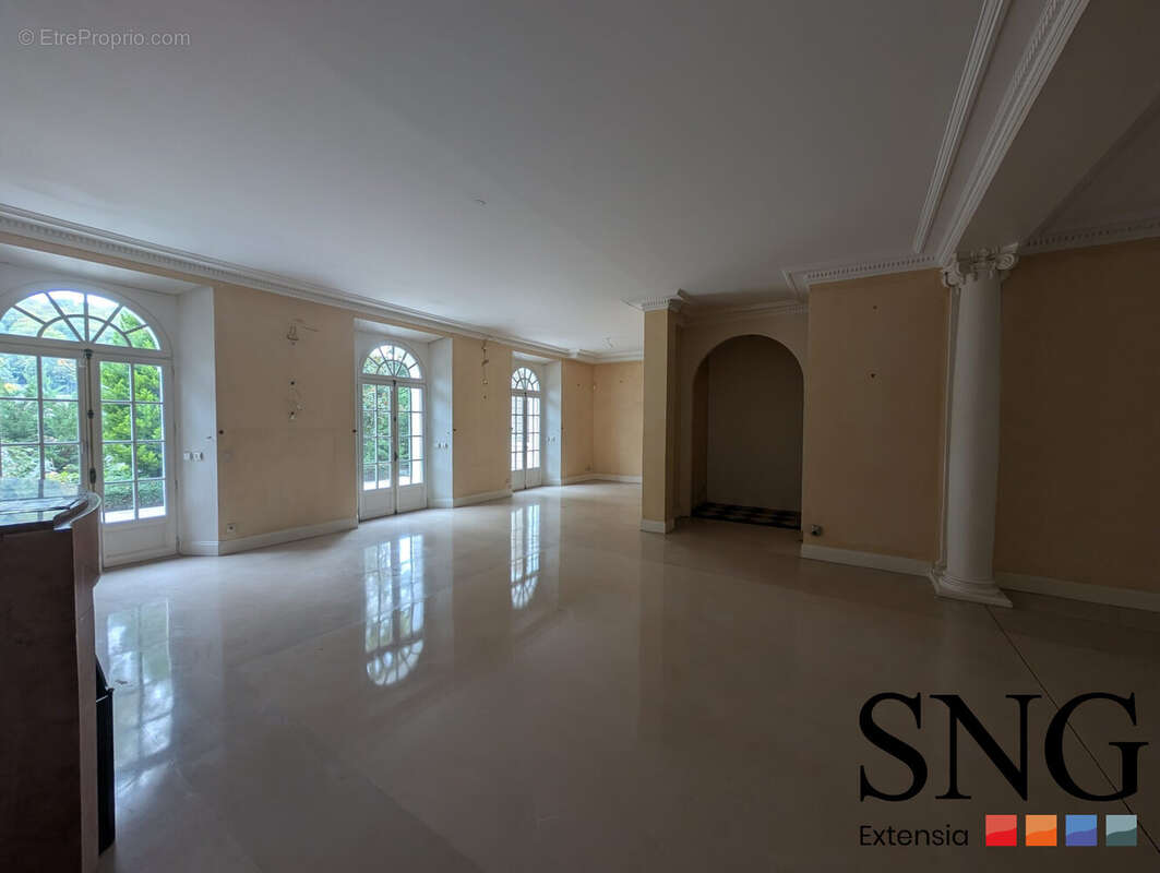 Maison à SAINT-MAUR-DES-FOSSES