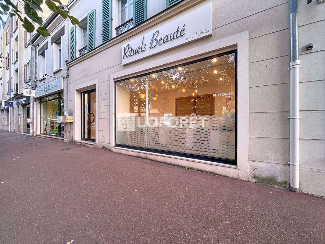 Commerce à CROISSY-SUR-SEINE
