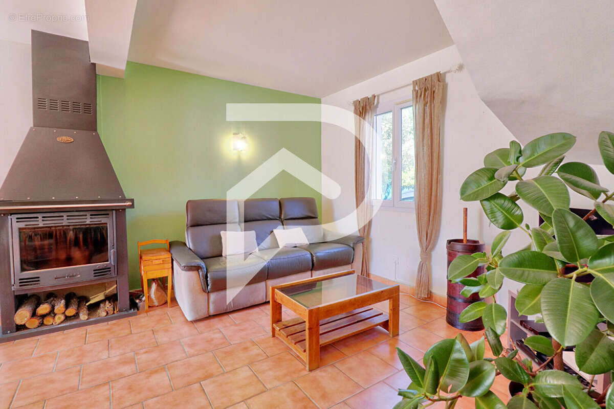 Maison à GREOUX-LES-BAINS