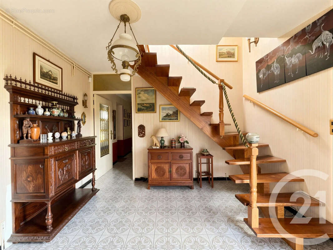 Maison 83 m² à Begles  - photo 2