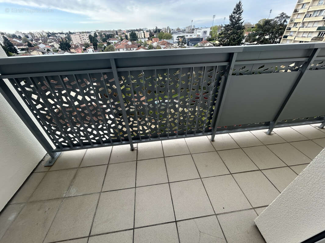 Appartement à BRON