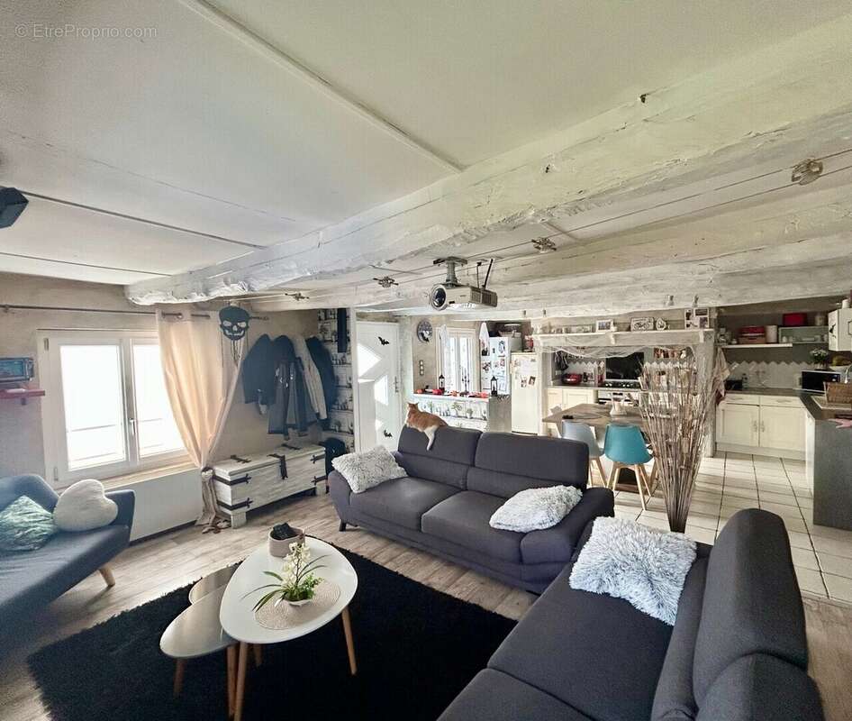 Maison à LADIGNAC-SUR-RONDELLES