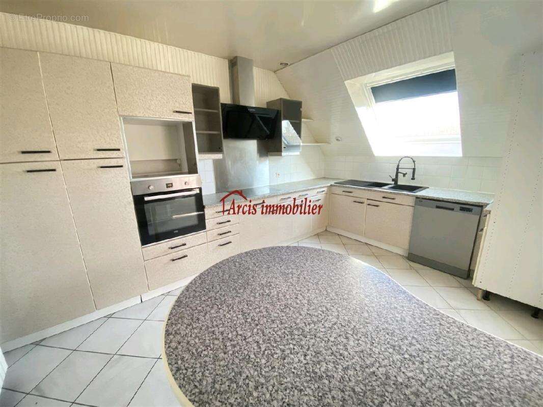 Maison à MAILLY-LE-CAMP