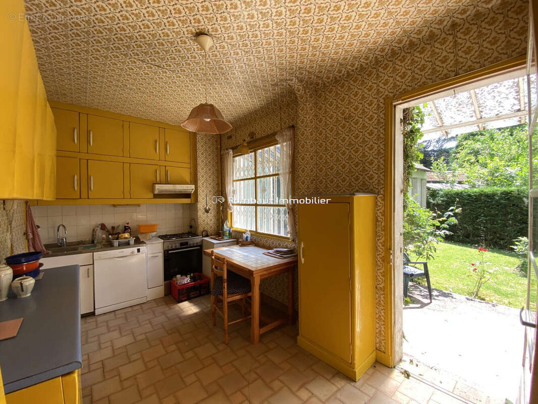 Maison à LA CELLE-SAINT-CLOUD