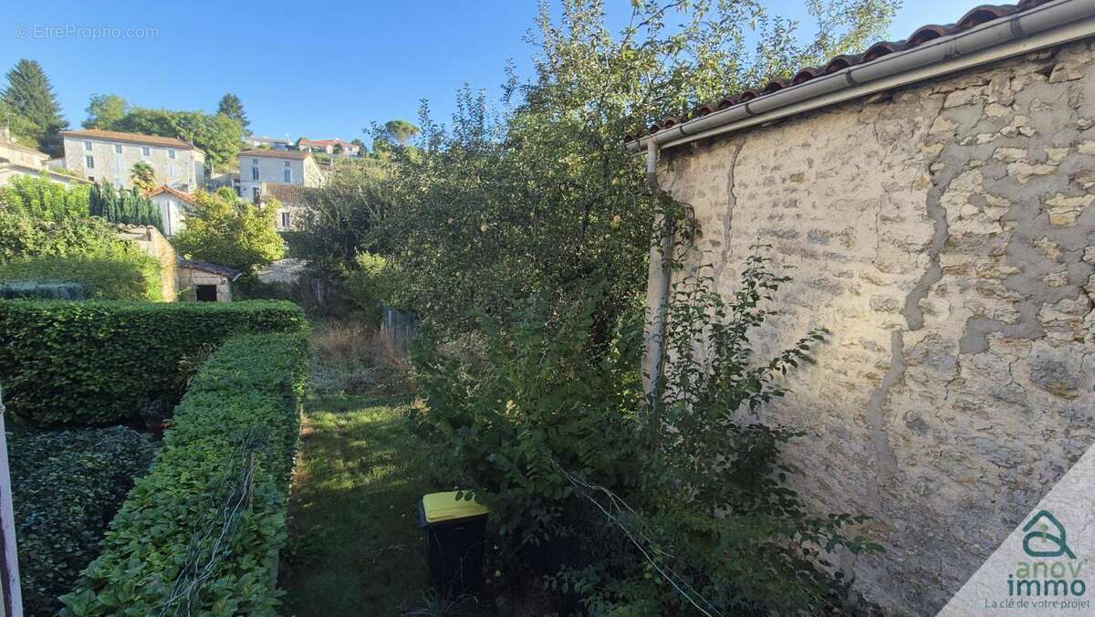 Maison à MOUTHIERS-SUR-BOEME