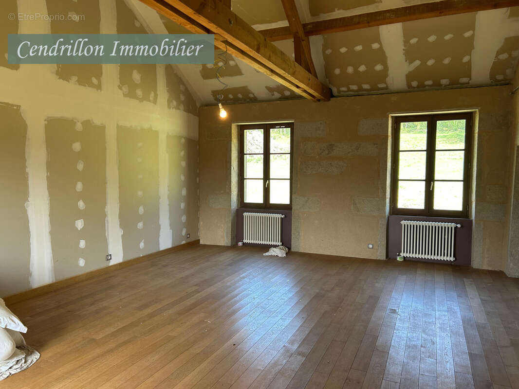 Maison à SAINT-PIERRE-BELLEVUE