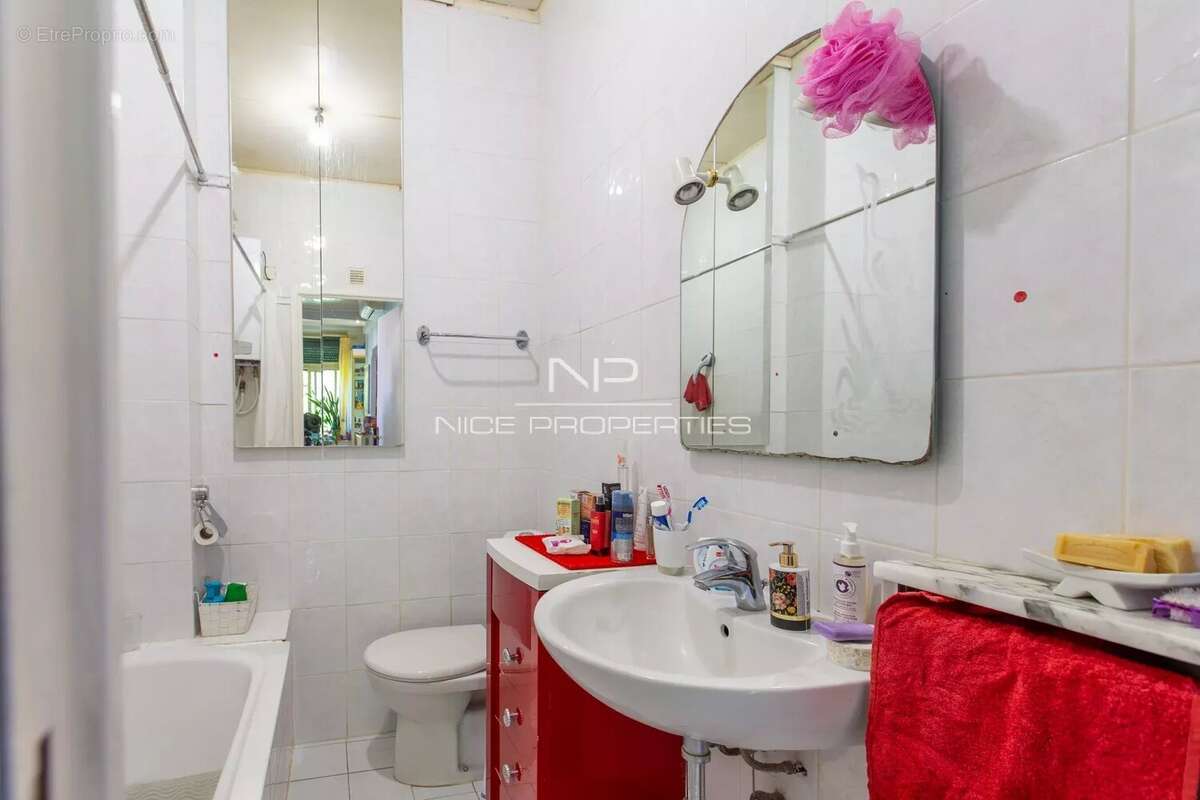 Beaulieu-sur-mer, bel appartement en dernier étage à rénover. - photo 10