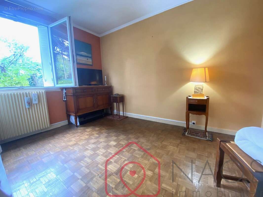 Appartement à COLOMBES