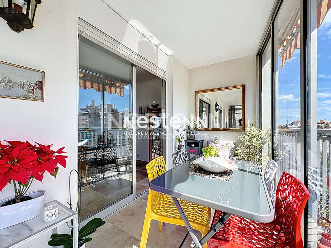 Appartement à VALLAURIS