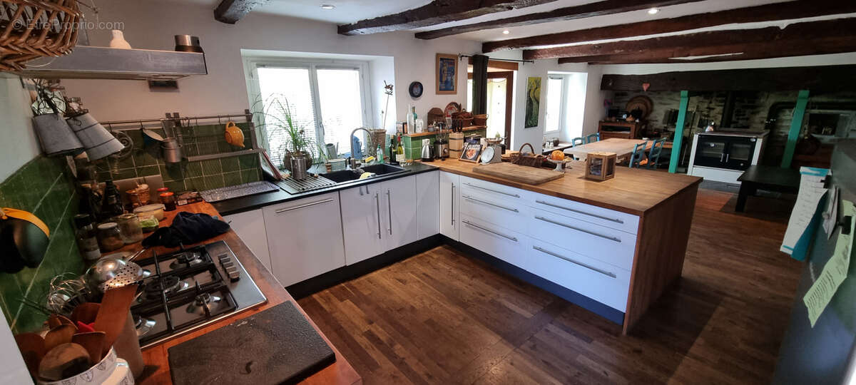 Maison à LACROIX-BARREZ