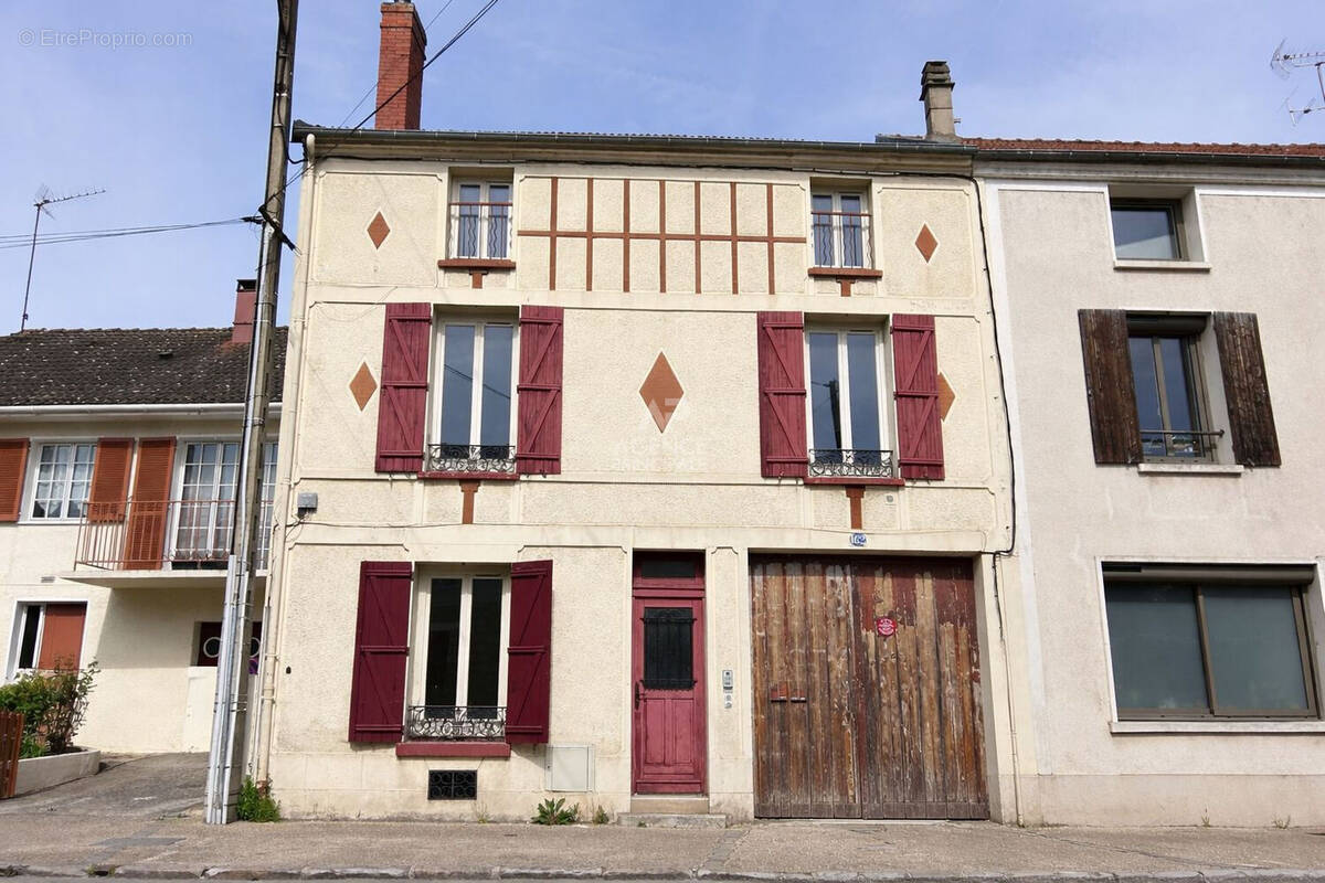 Maison à VAUX-SUR-SEINE