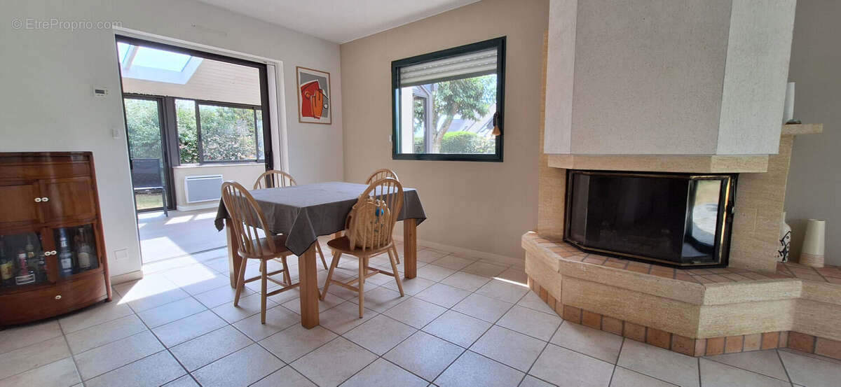 FOUESNANT BOURG - Maison contemporaine de 170 m² sur un joli terrain de 950 m² ! - photo 6