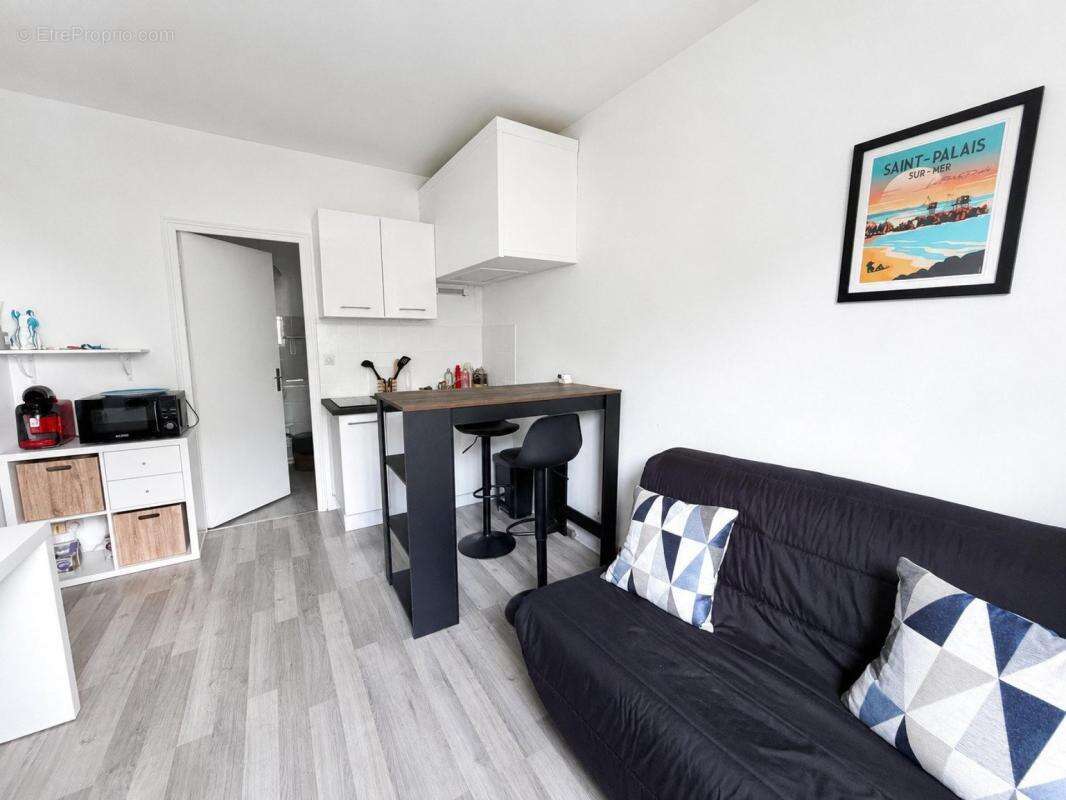 Immeuble de caractère - T2 Dernier étage - Vue dégagée - Aucuns travaux - photo 4