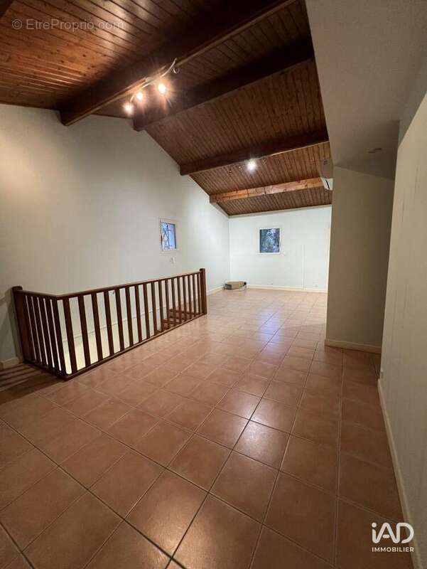 Photo 5 - Commerce à FLEURY