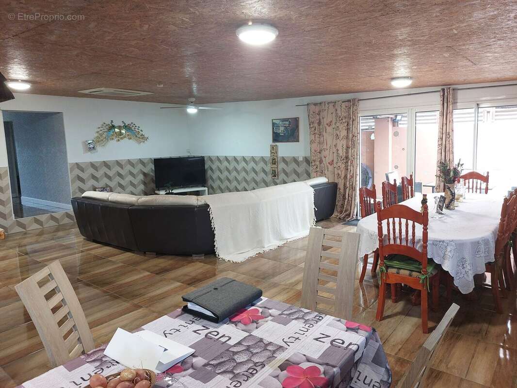 Maison 160 m² à Saint-Andre  - photo 2