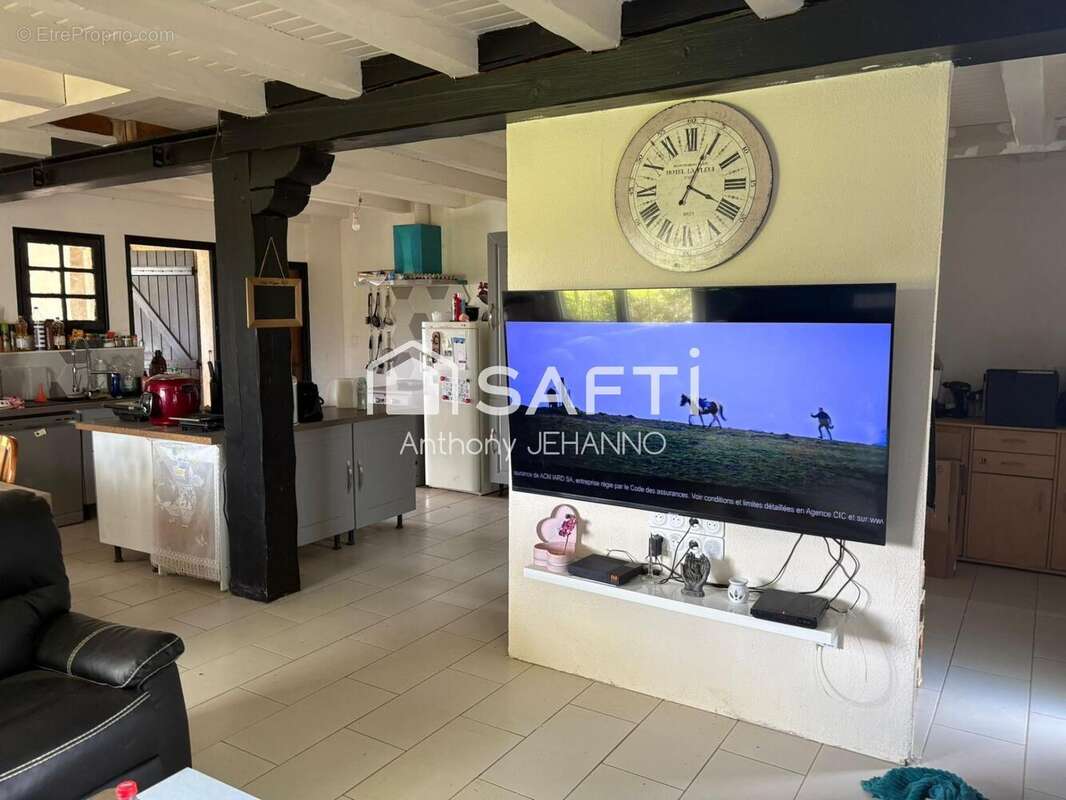 Photo 2 - Maison à SAINT-SYMPHORIEN