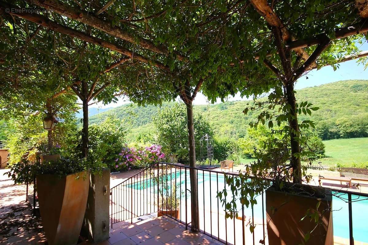 Maison à SAINT-LAURENT-DE-CERDANS