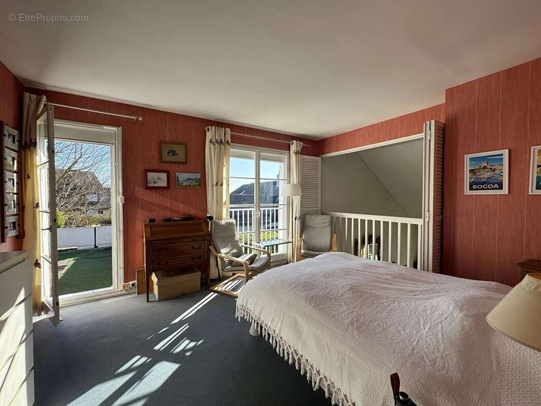 Maison à SAINT-NOM-LA-BRETECHE