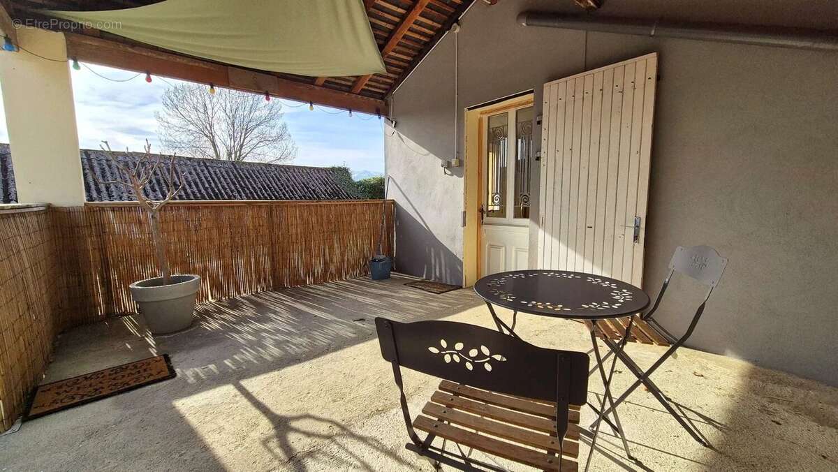 Maison à POUEYFERRE