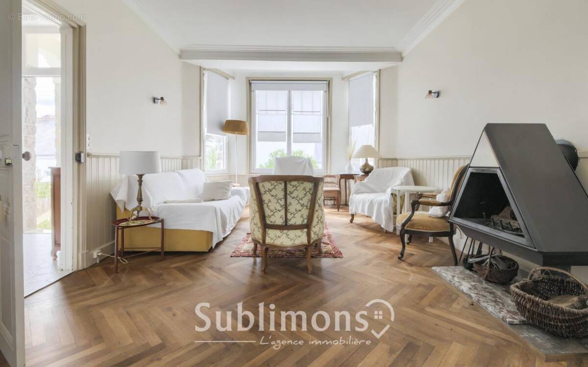 Maison à PORT-LOUIS