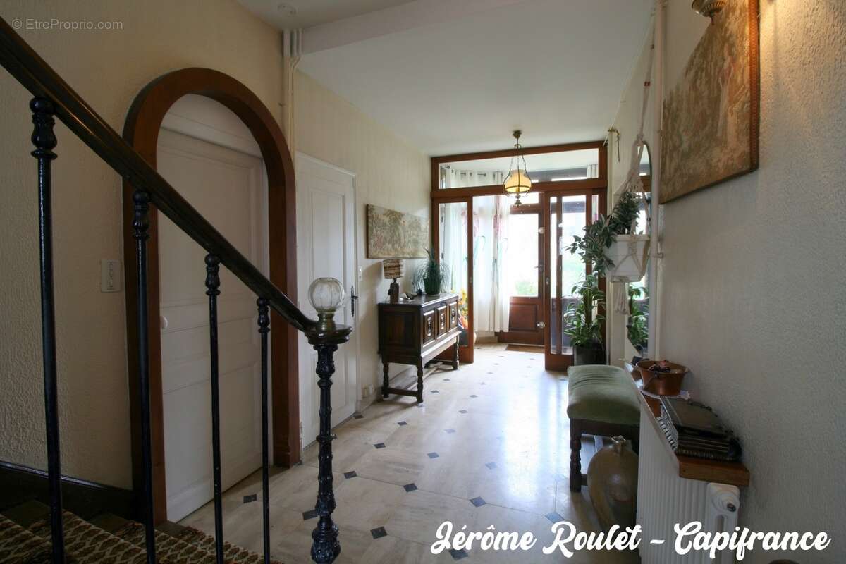 Dpt Vienne (86), à vendre Champigny-En-Rochereau maison P8 de 220 m² - Terrain de 1 017,00 m² - photo 12
