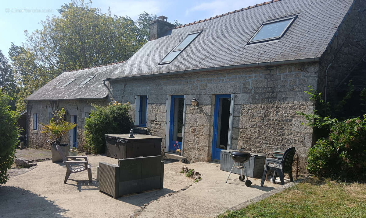 Maison à CLEGUEREC