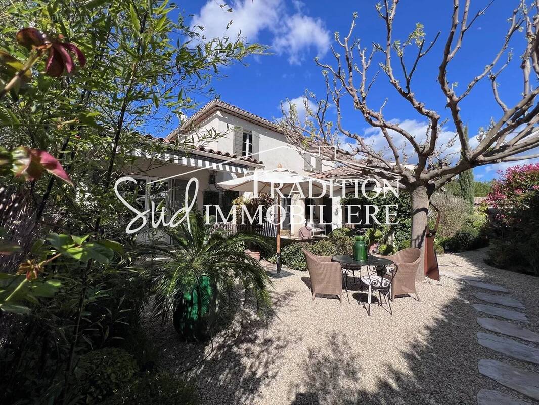 Maison à MAUSSANE-LES-ALPILLES
