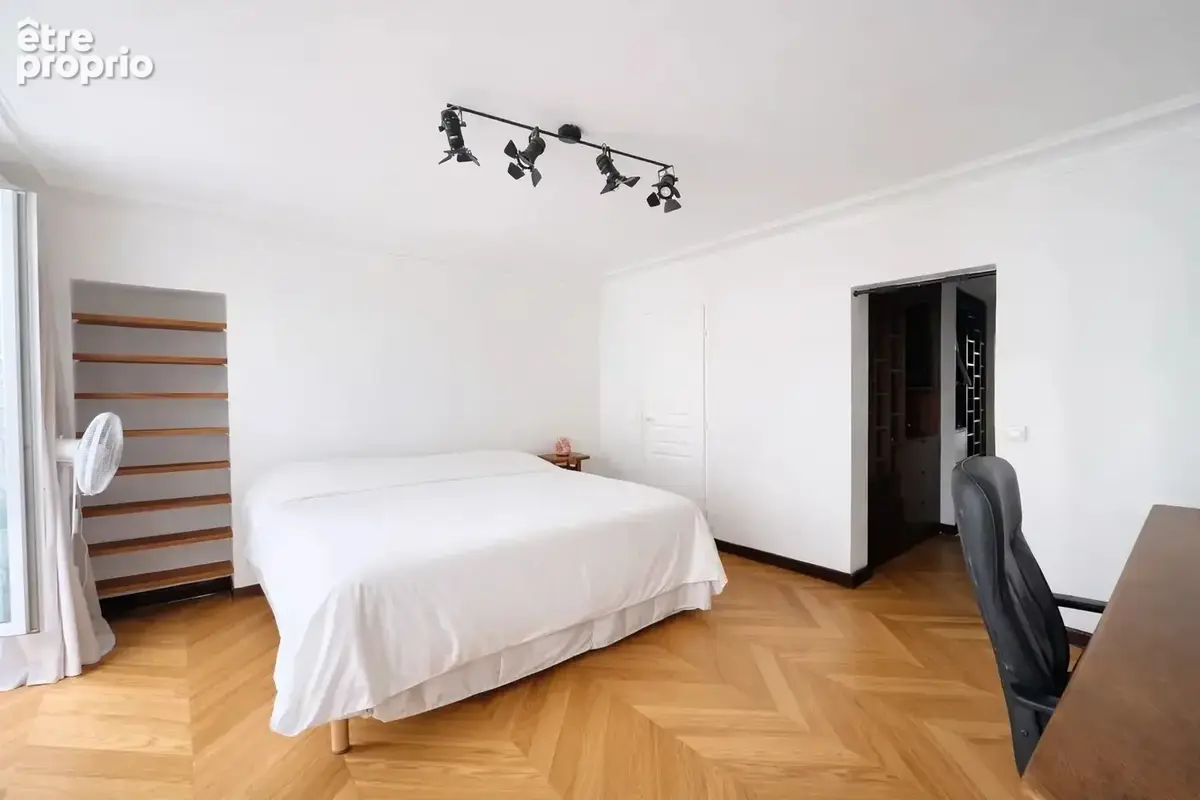 Paris 9ᵉ – Rue Condorcet – Appartement rénové - photo 5