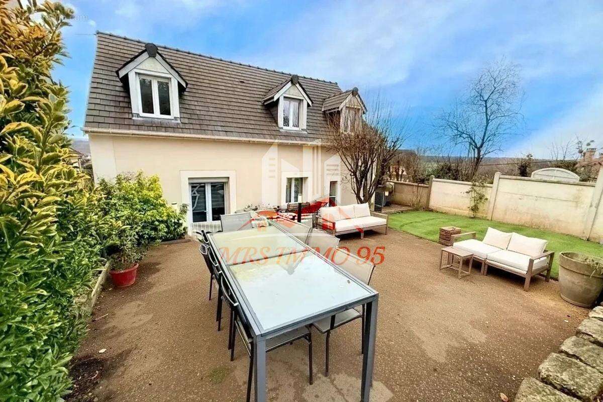 Maison à CHAUMONTEL