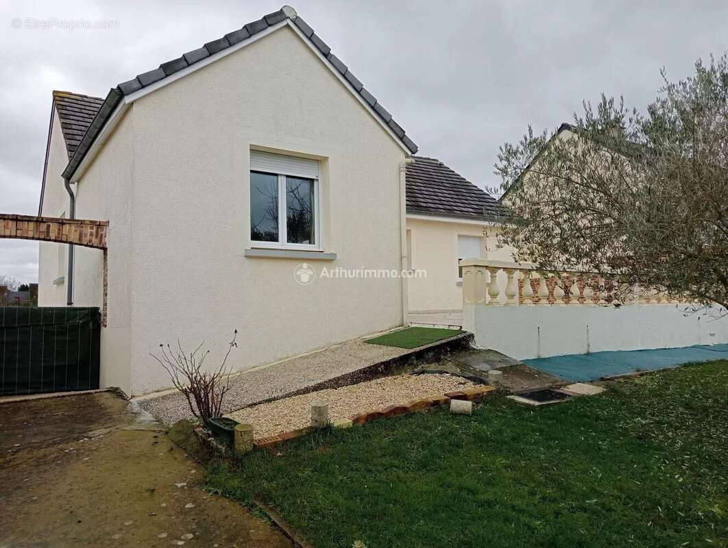 Maison à VILLAINES-LA-JUHEL