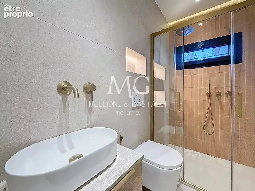 Villa contemporaine – Le Cannet – 200 m² – 5 chambres – Piscine - photo 21